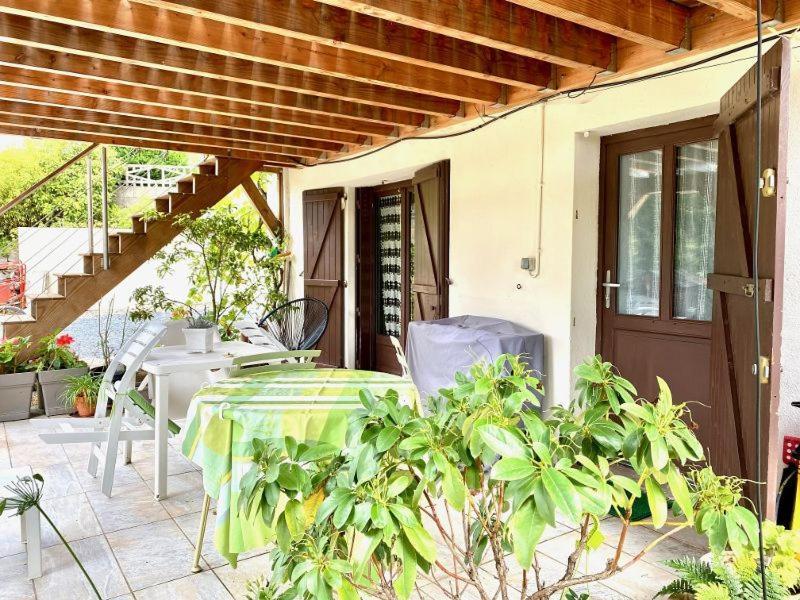 Charmant F1 Avec Terrasse Et Vue Sur Jardin Arbore - Fraicheur Naturelle Du Rez De Jardin - Parking Bellerive-sur-Allier Exterior photo